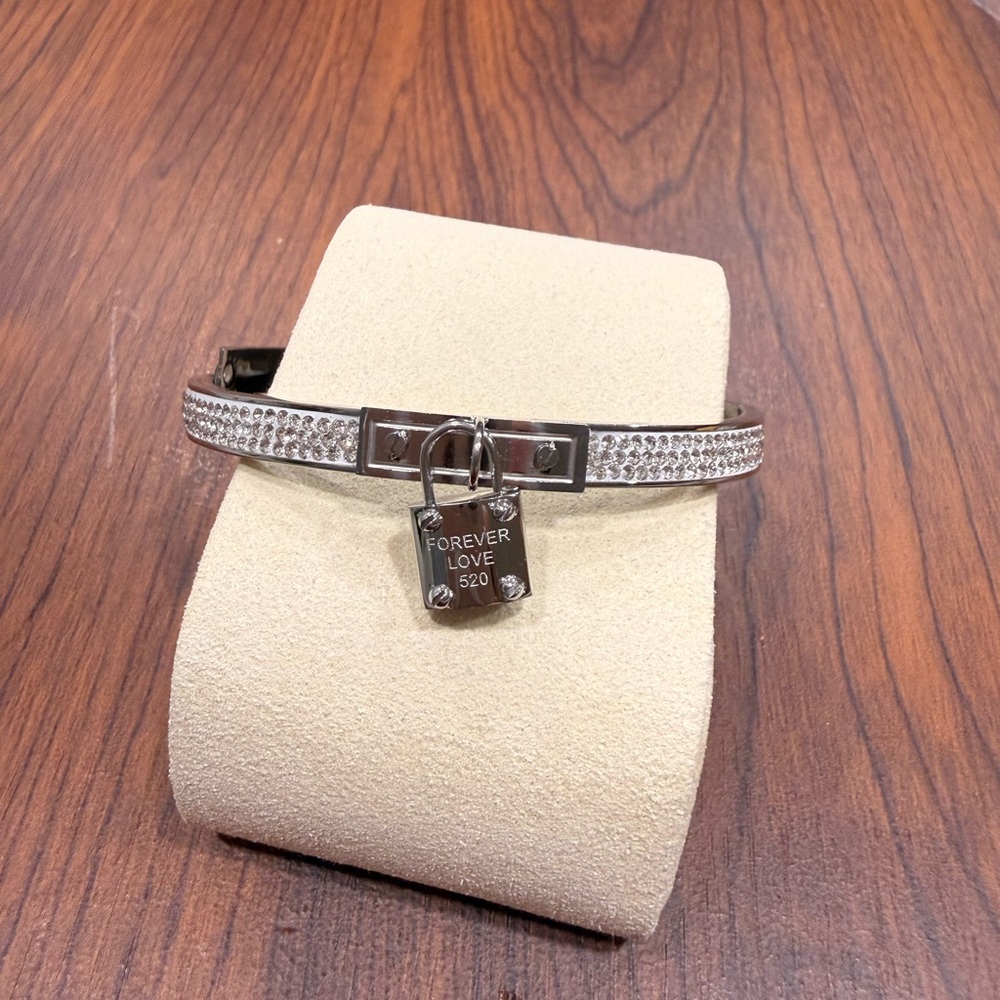 Forever 21 Silver Lock Charm Bracelet